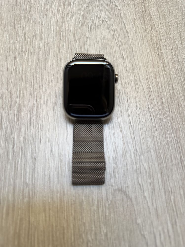 iWatch 10 46mm Natural Titan Milanese Loop