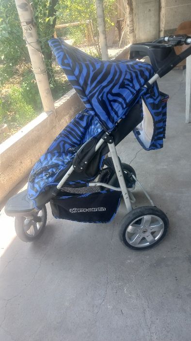 Коляска трехколесная