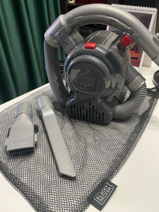 Aspirator auto BLACK & DECKER