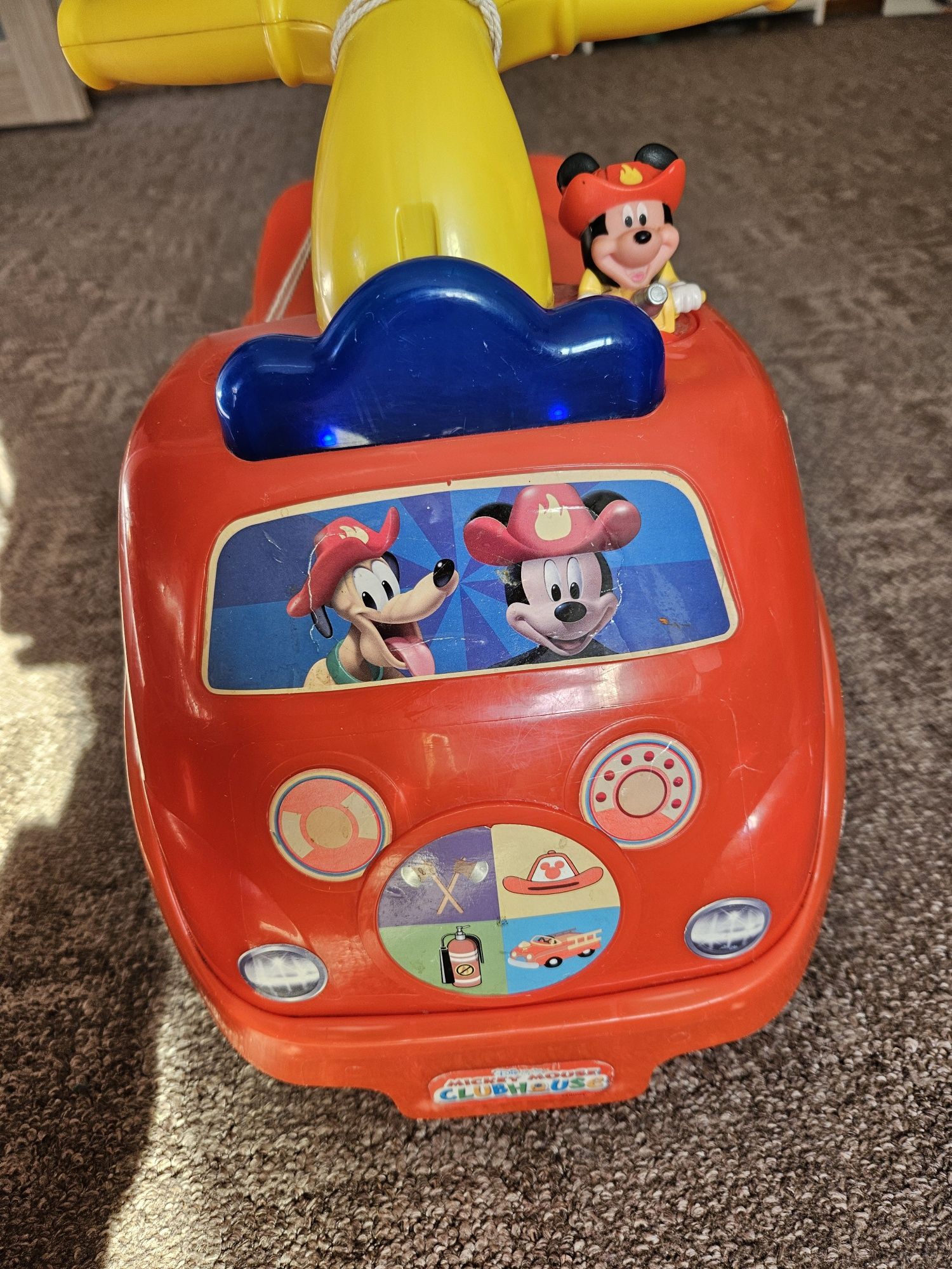 Mașinuța 1 an Disney Mickey pompieri cu sunete și luminițe albastre