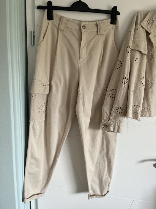 Бежово издължено сако, кафяв клин/панталон