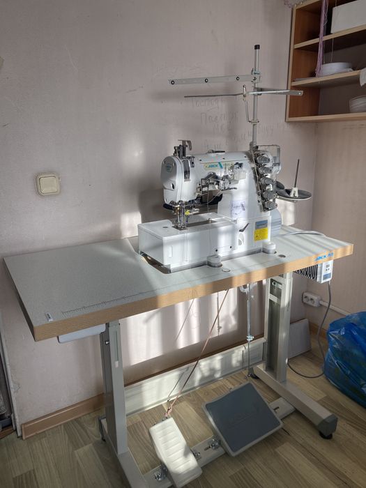 Продается швейная машинка новая