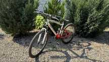 Bicicleta MTB full suspension