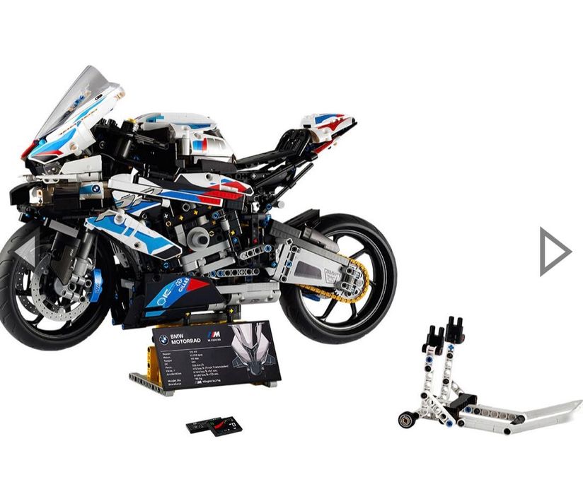 Игрален комплект LEGO® Technic 42130 - BMW M 1000 RR