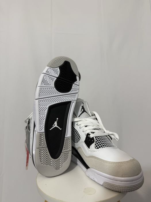 Adidasi Jordan 4 military black 40,41,43