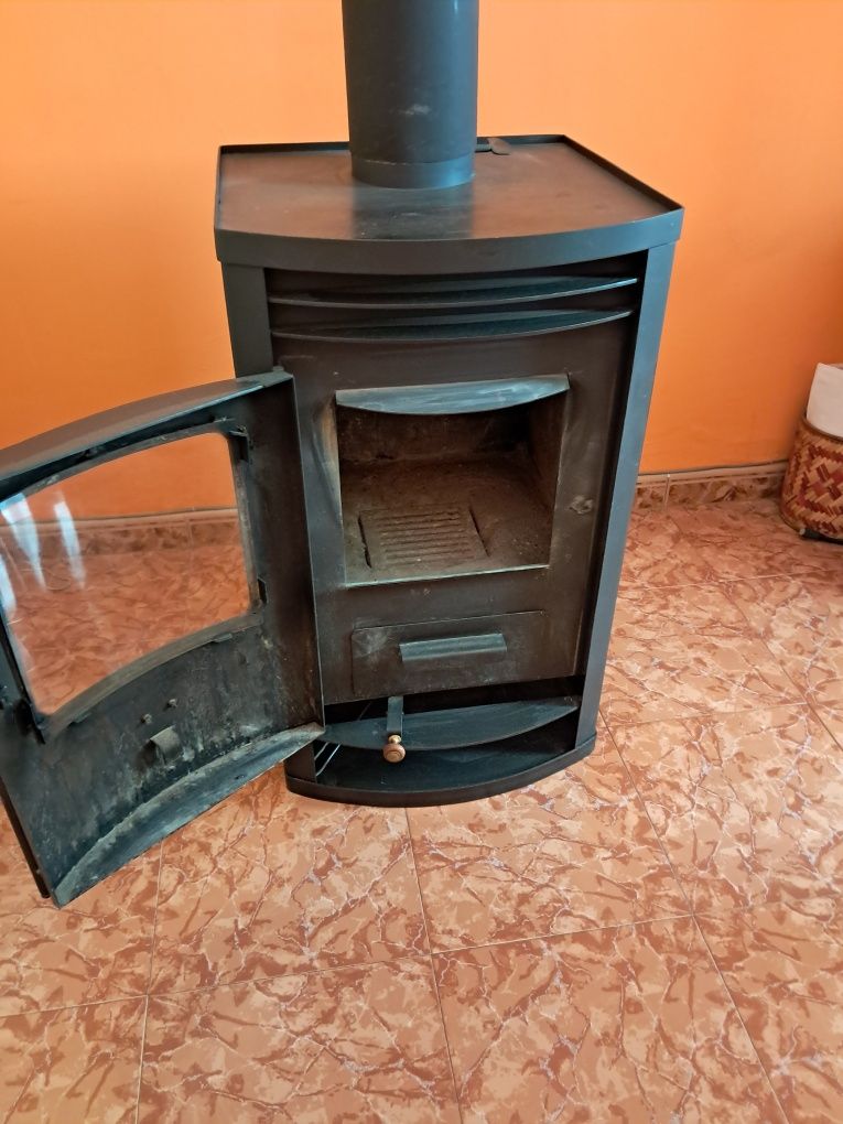 Продавам камина Прити