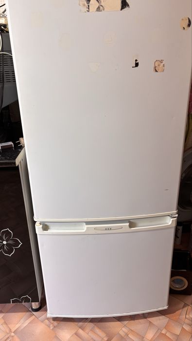 Продам холодильник