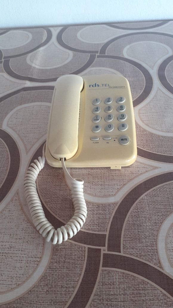 Telefoane fixe penru birou