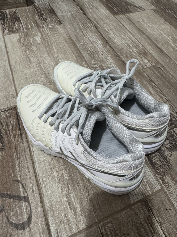 Asics Gel-Resolution 8