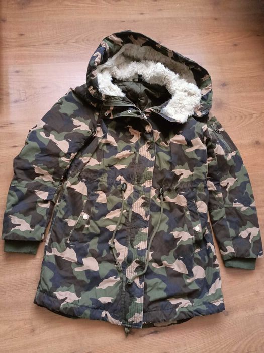 Parka army H&M cu gluga îmblănită