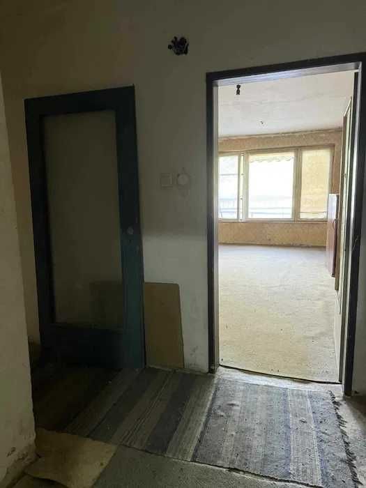 Тристаен апартамент в Дружба 2