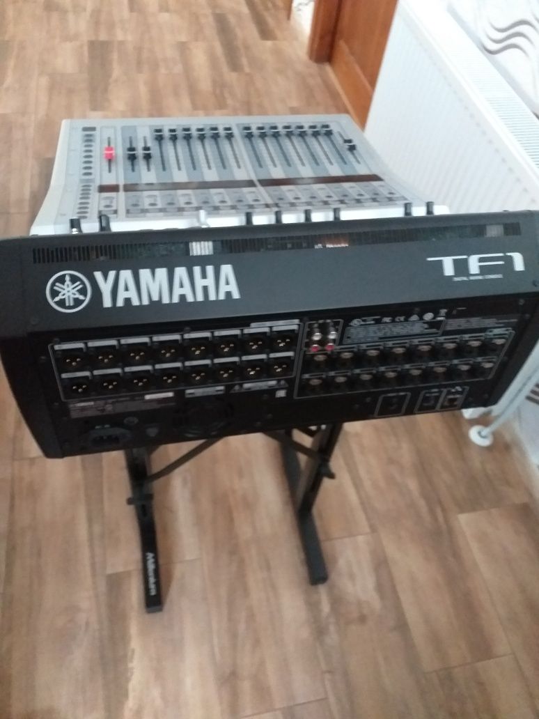 Vand Mixer Yamaha TF 1