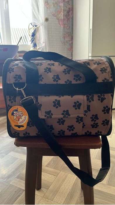 Переноска для кошек и маленьких собак