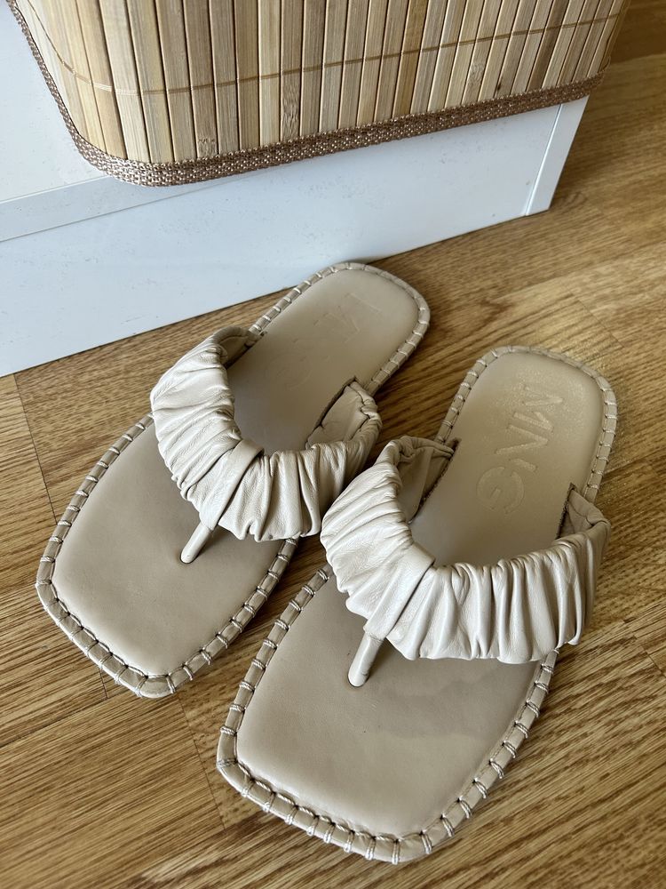 Кожени чехли от Mango