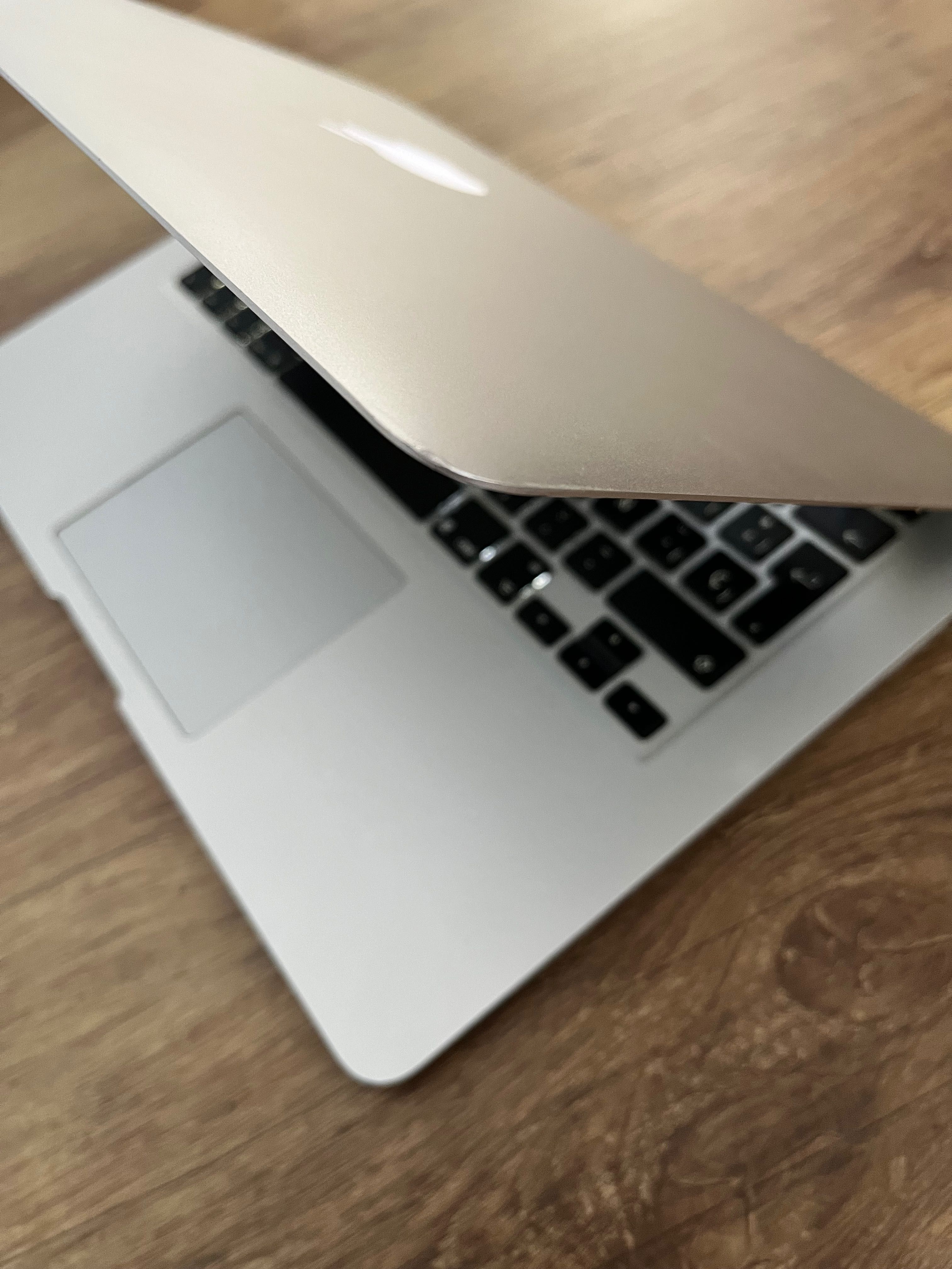 MacBook Air 2012 13” OSCatalina