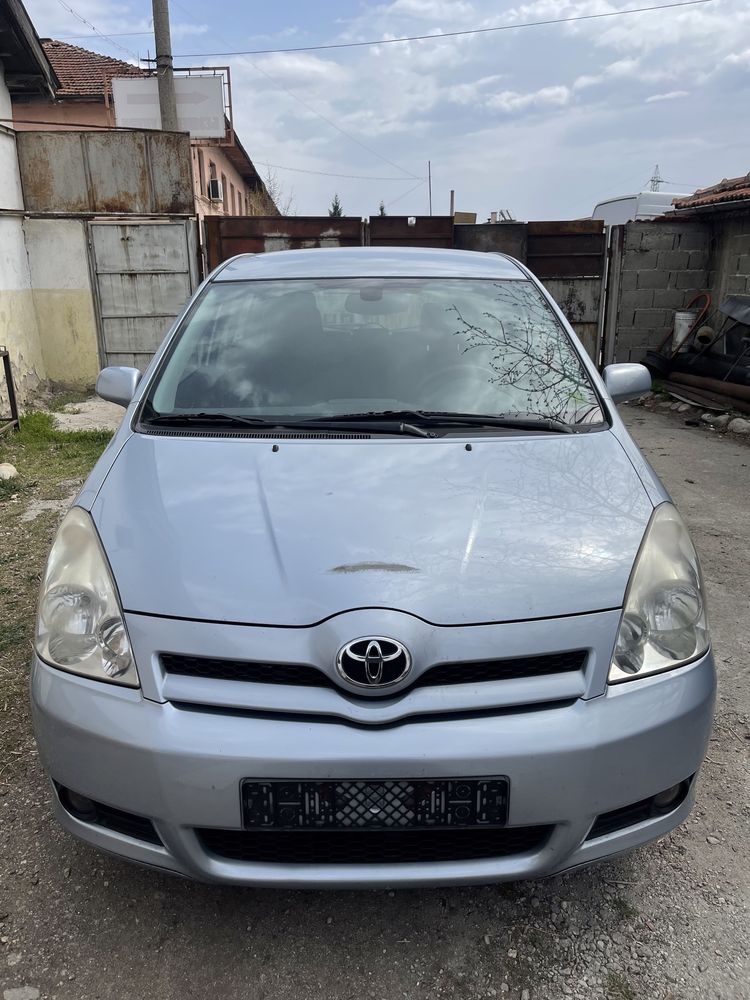 На Части Toyota Corolla Verso 2.2 D-4d 136к.с 2006 ляв волан!