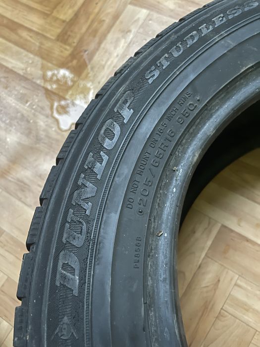 Пара зимних шин Dunlup 205/65/16