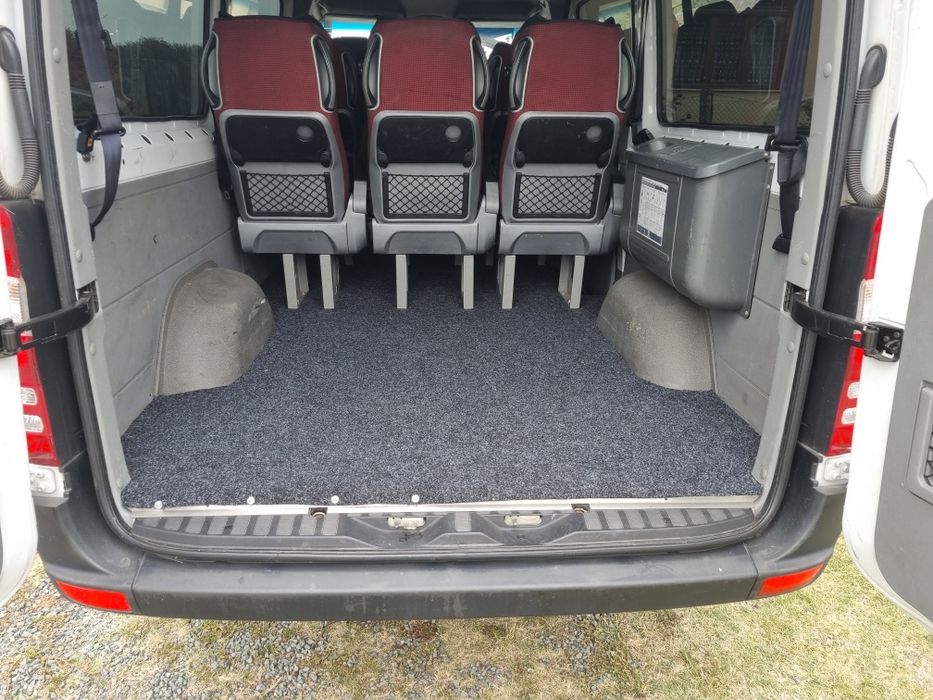 Vând Mercedes sprinter 311.8+1 pers.
