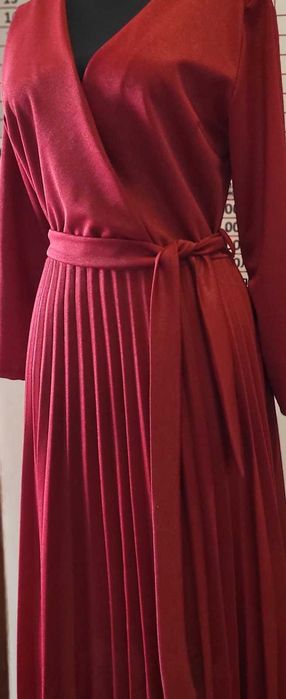 Дамска рокля - плисе