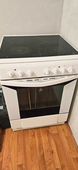 Продам плиту электрическую