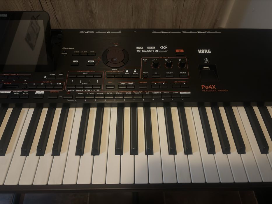 Korg pa4x pro 76