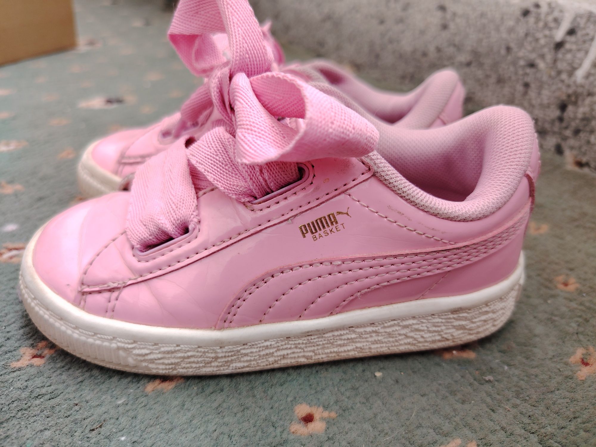 Детски лачени розови маратонки Puma