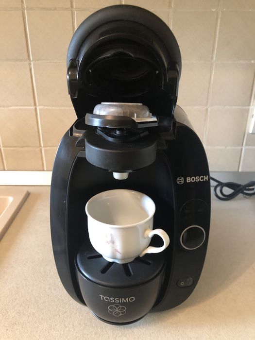 Espressor Bosh Tassimo; suport pt capsule.