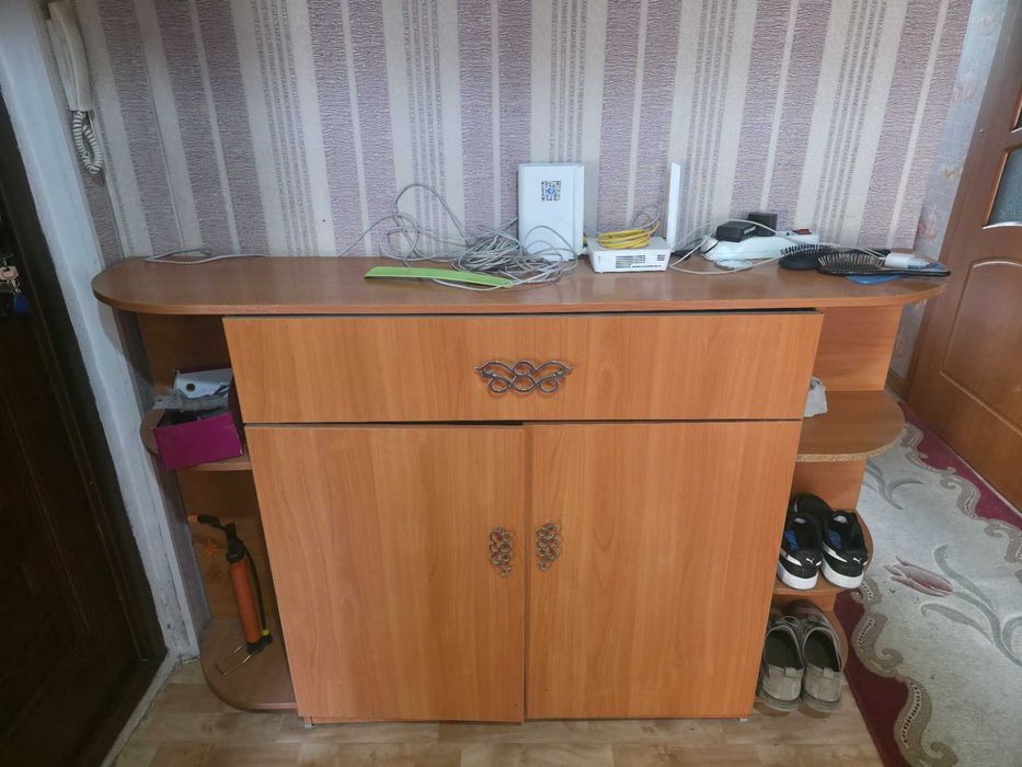 Продаётся шкаф/тумба для прихожей