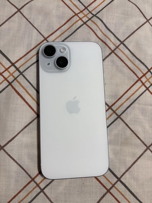 Айфон 15 (много добро състояние)