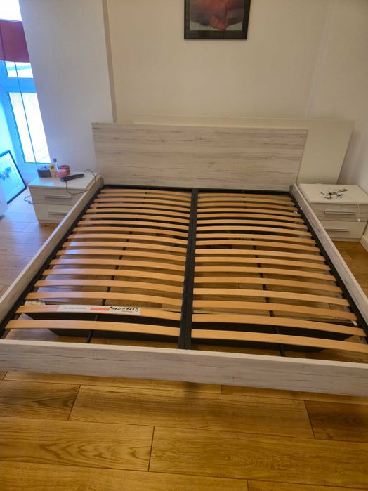 Pat 180x200 (FARA SALTEA) cu somiera si 2 noptiere