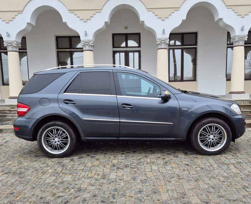 Mercedes benz clasa ML 300 204 cp,schimb cu 7 locuri.