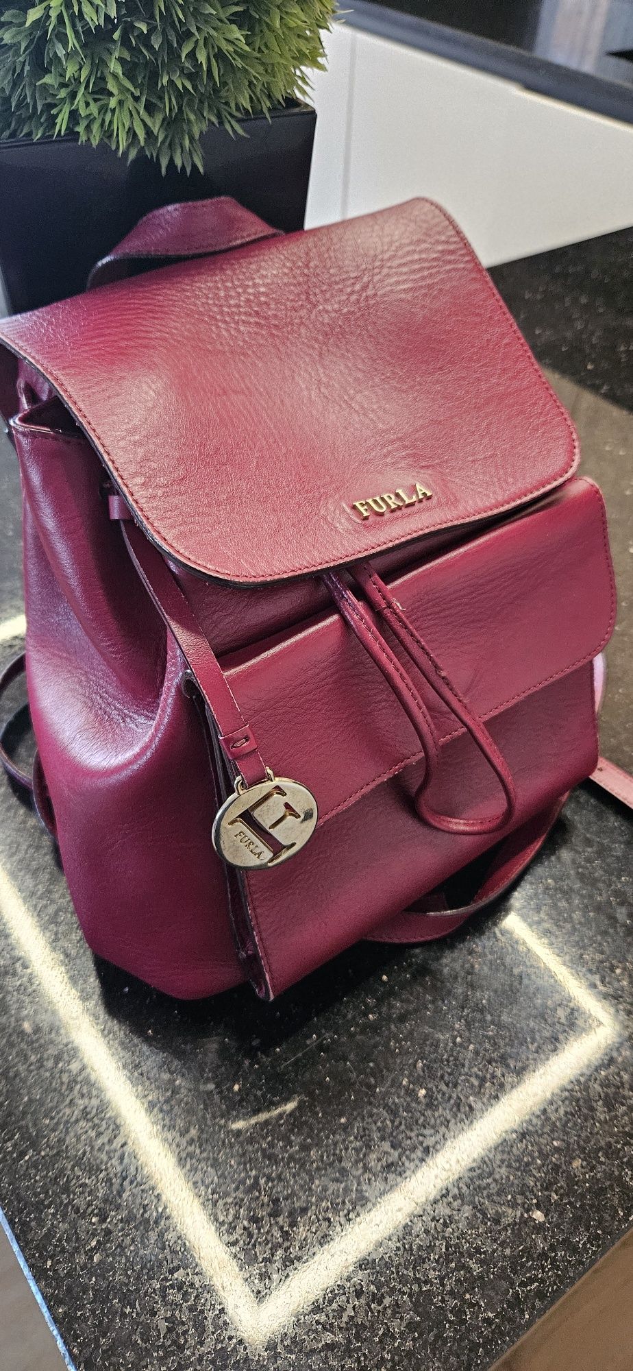 Furla кожена раница