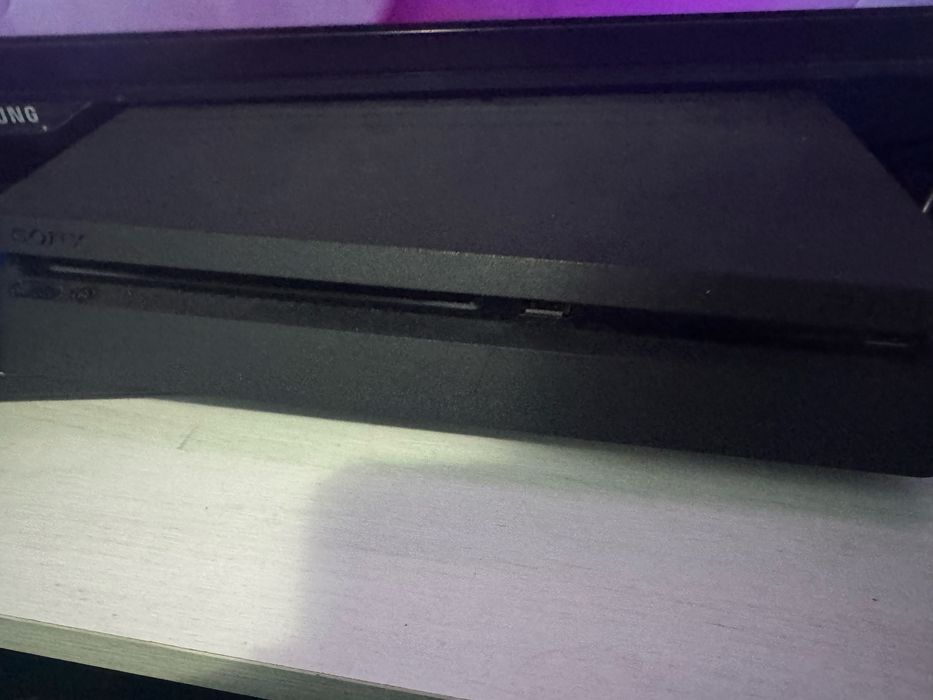 Playstation 4 slim