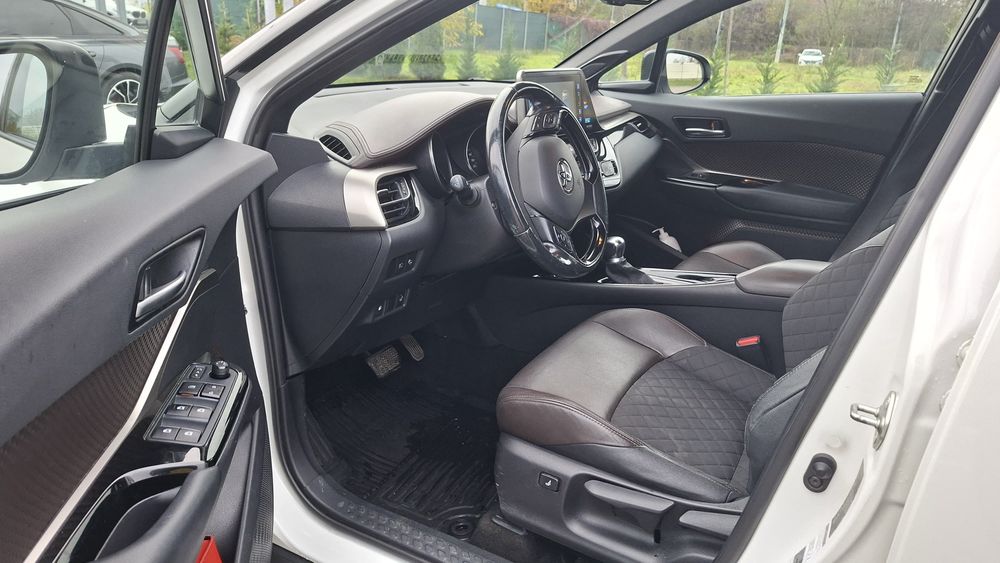 Toyota C-HR 1.8 Hybrid, alb perlat, Full option