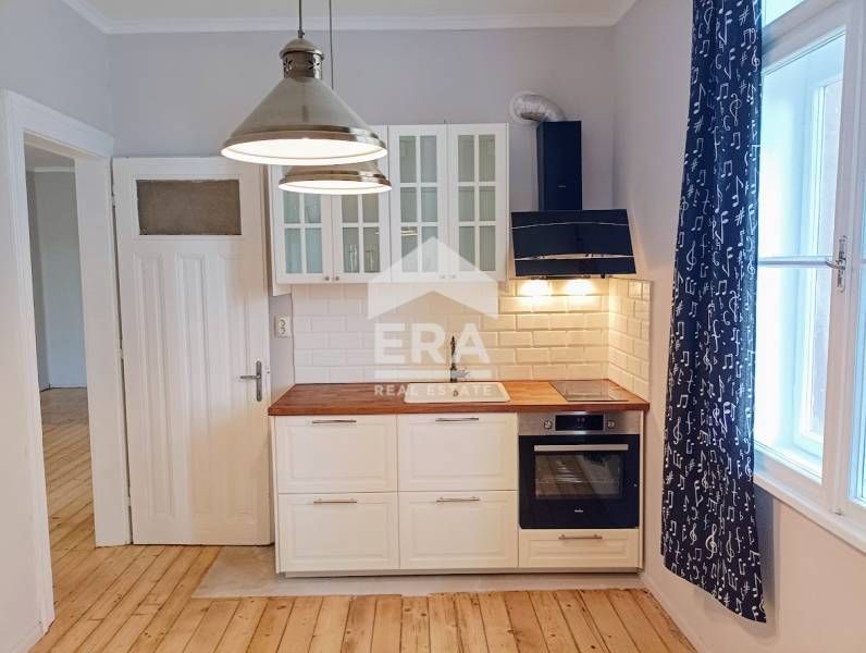 ЕРА Фаворит предлага един прекрасен и обновен апартамент на ул. Оборищ