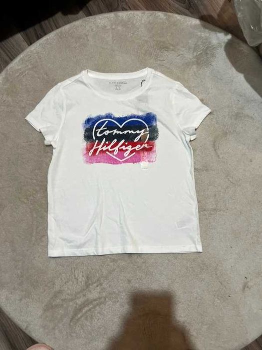 Tommy Hilfiger нова тениска с етикети