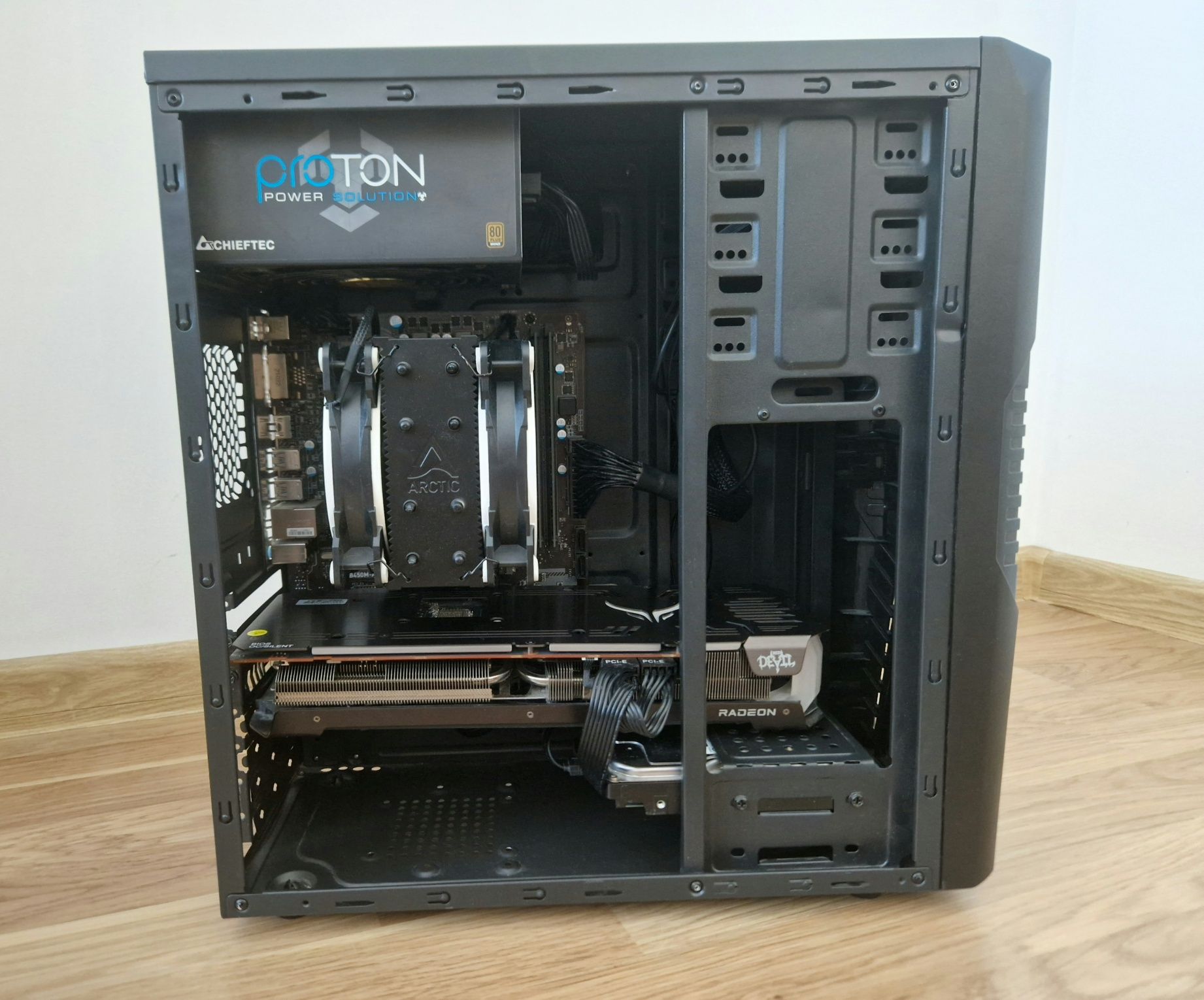 Компютър R5 3600, RX6700XT, 2TB, 16GB RAM в ГАРАНЦИЯ