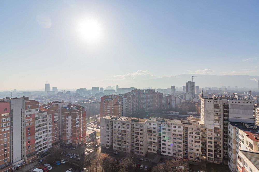 Тристаен апартамент в Зона Б-18