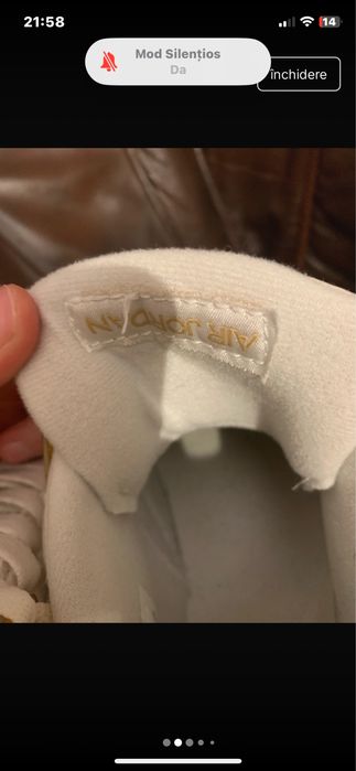 Jordan 4 metal gold