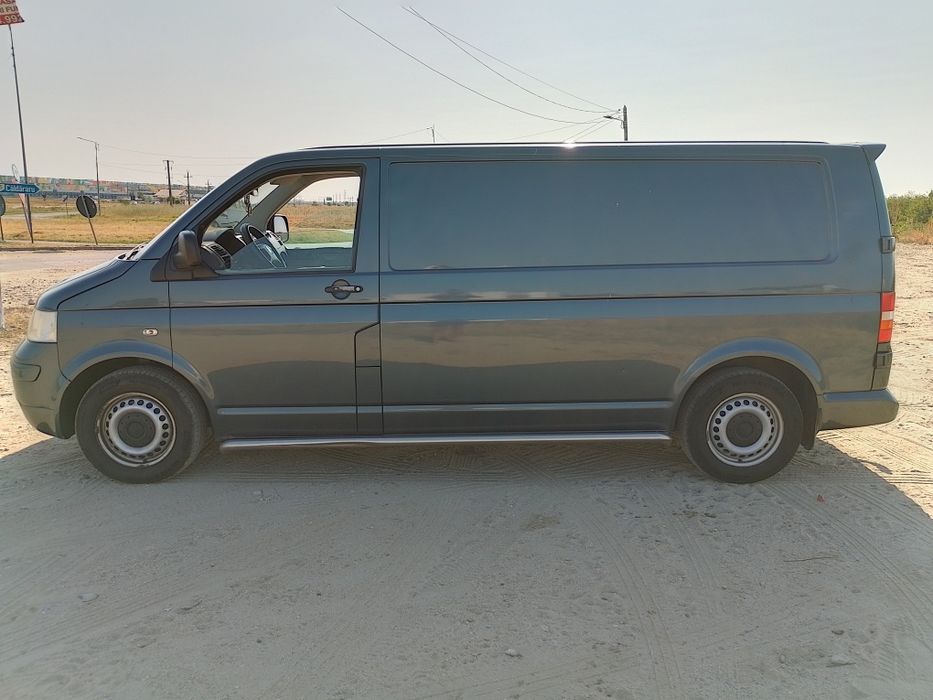 VW T5 1,9tdi/105cp/3loc/2005/AC