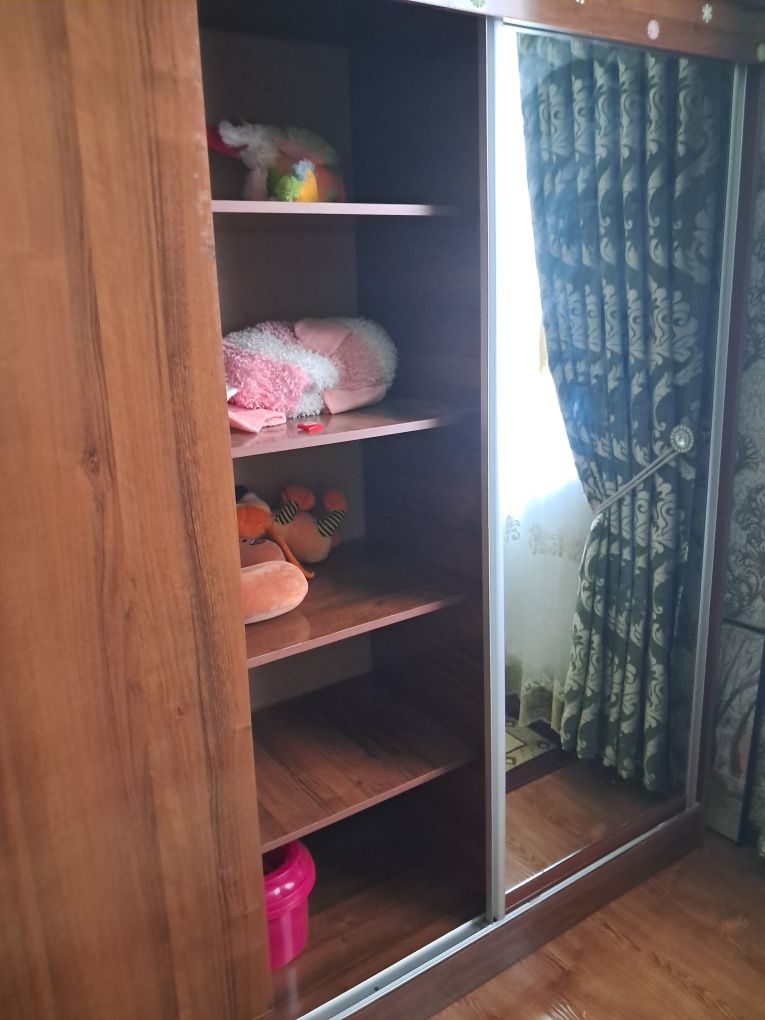Shkaf kupeniy xolati yangi