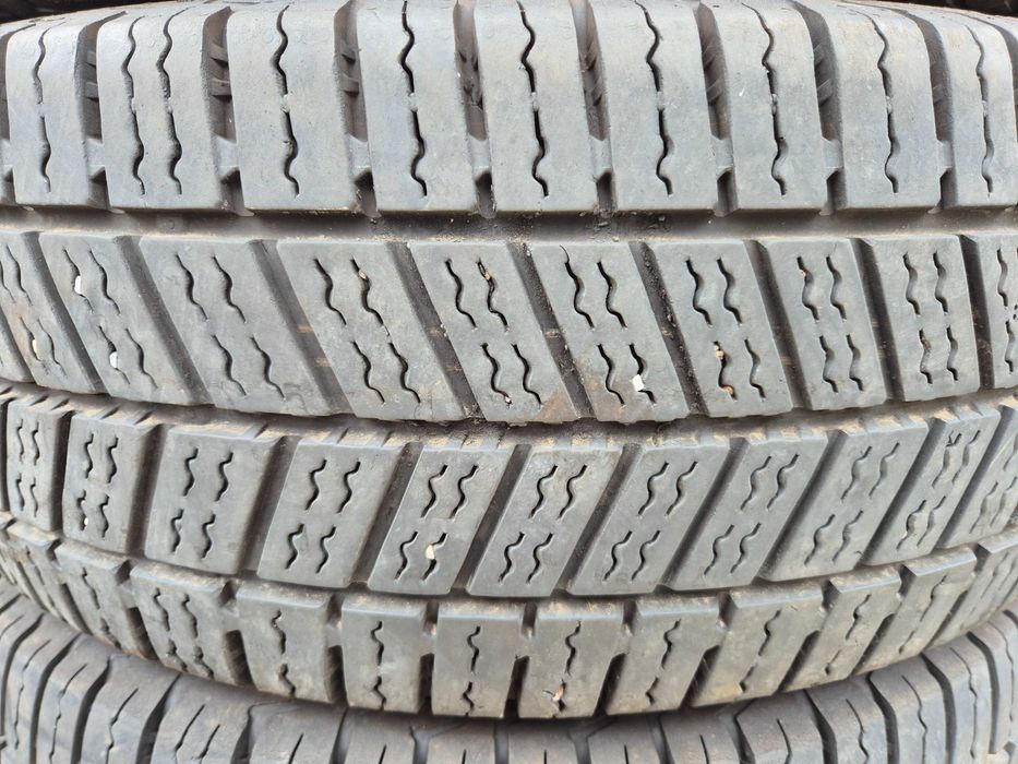 Anvelope VARA IARNA 4 Sezoane 235/65/16C Continental Impecabile 2022