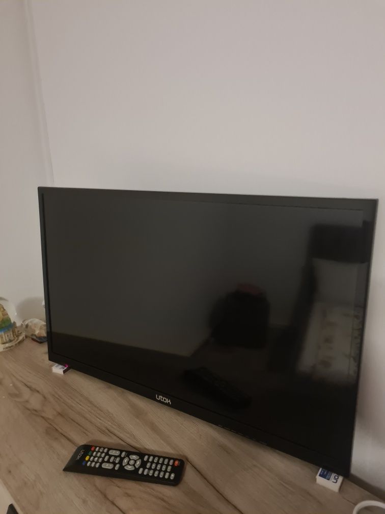 Televizor Led Utok Hd 81 Cm 32 Inch Foarte Bun Trimit Pret fix