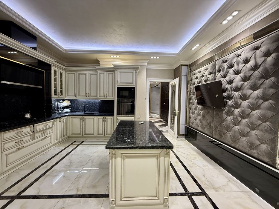 Продаю Люксквартира Элитном Новостройке Ц-4  3/7/12 Ж.К. Шедевр 166м2.