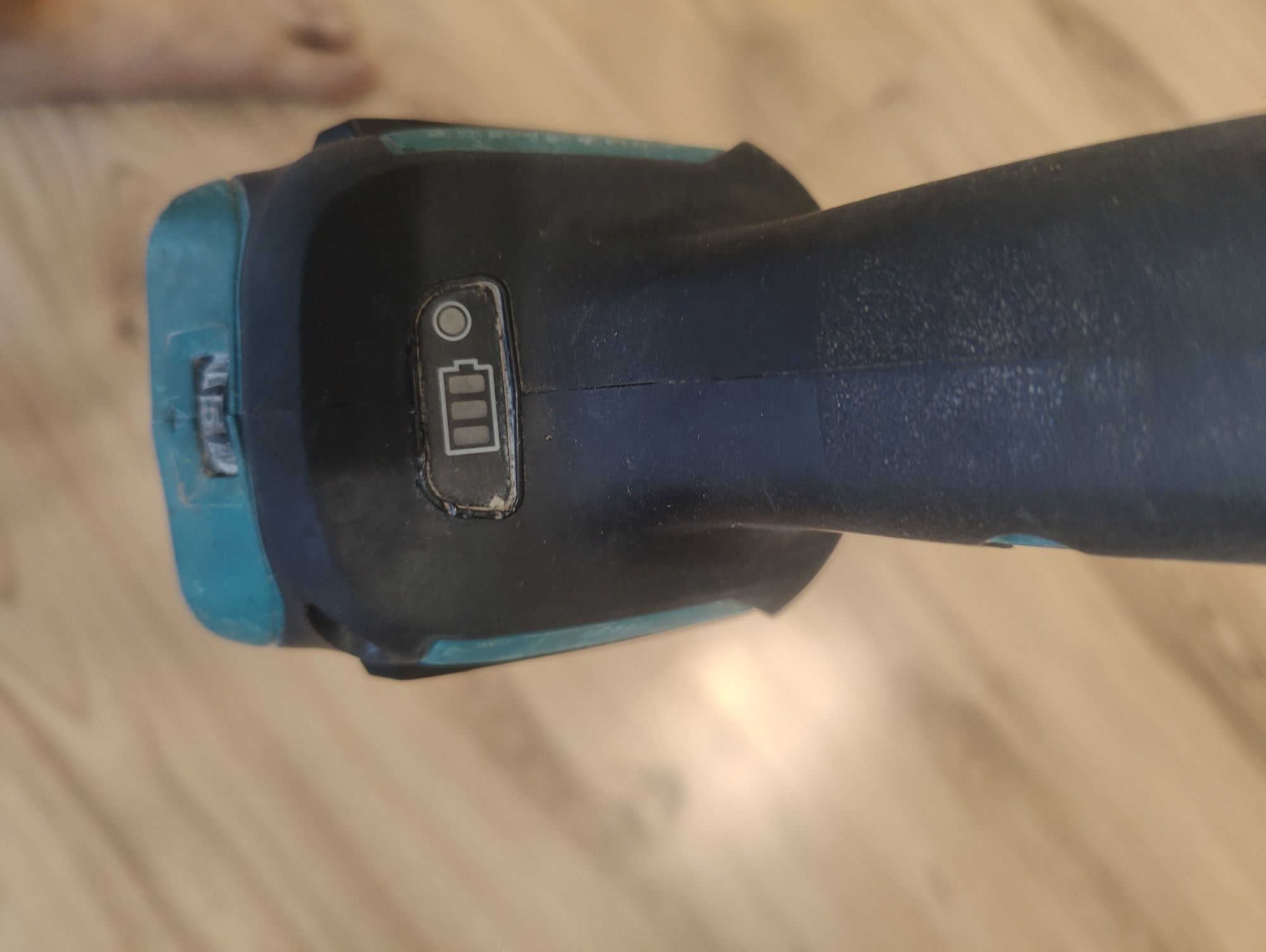 Акумулаторен  безчетков ъглошлайф Makita DGA511