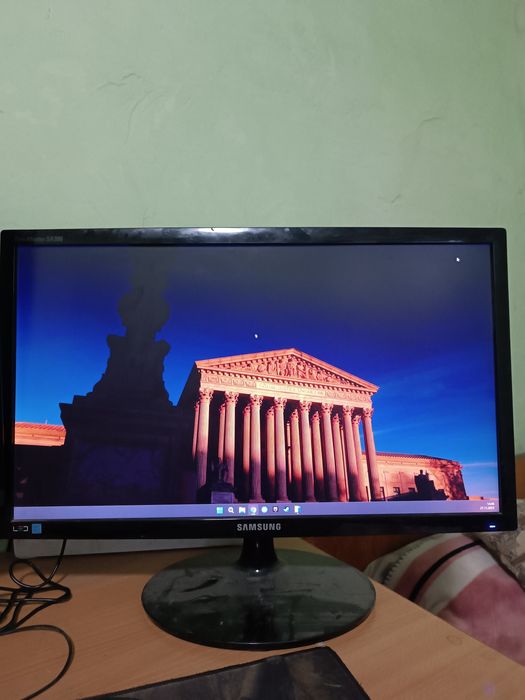 Монитор 1920х1080 ЖК VGA DVI HDMI 60гц