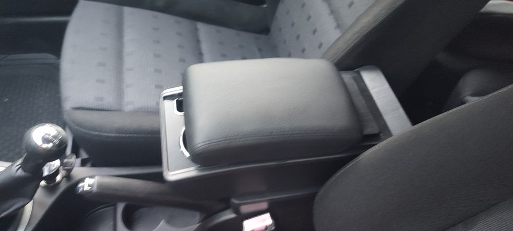 Подлакътник, организатор за Peugeot 307 SW