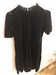Rochie mini velour neagră Sinsay