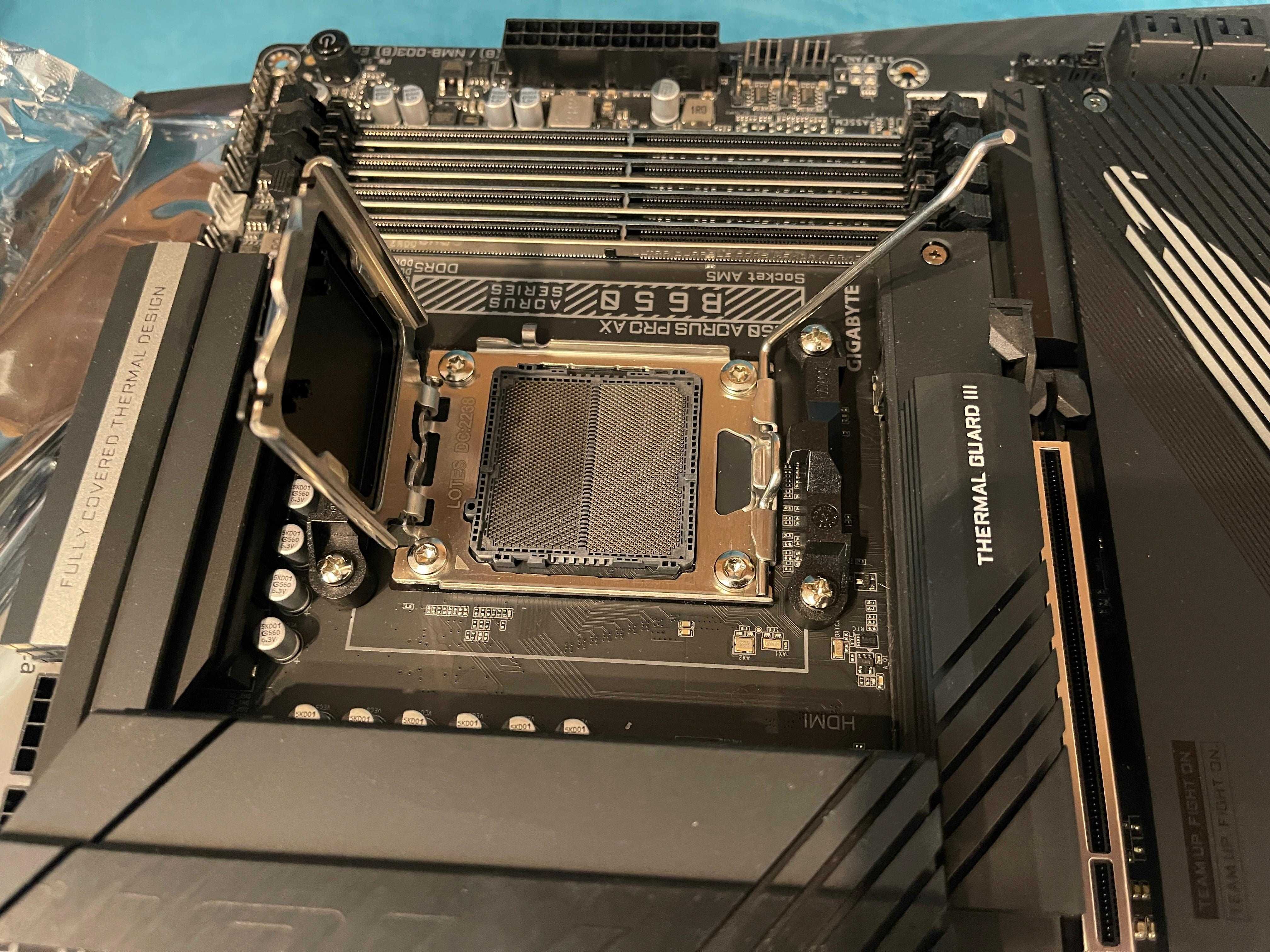 Placa de baza GIGABYTE B650 AORUS PRO AX