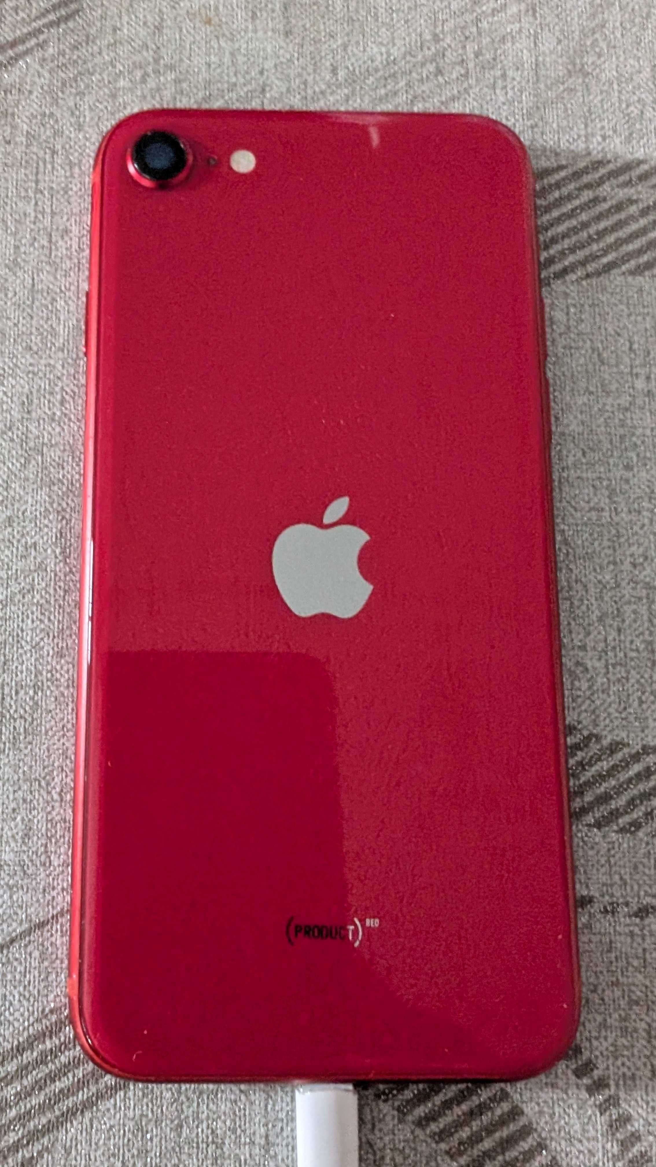 iPhone SE 2020 Червен